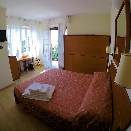 Hotel Mimosa Spotorno Kültér fotó