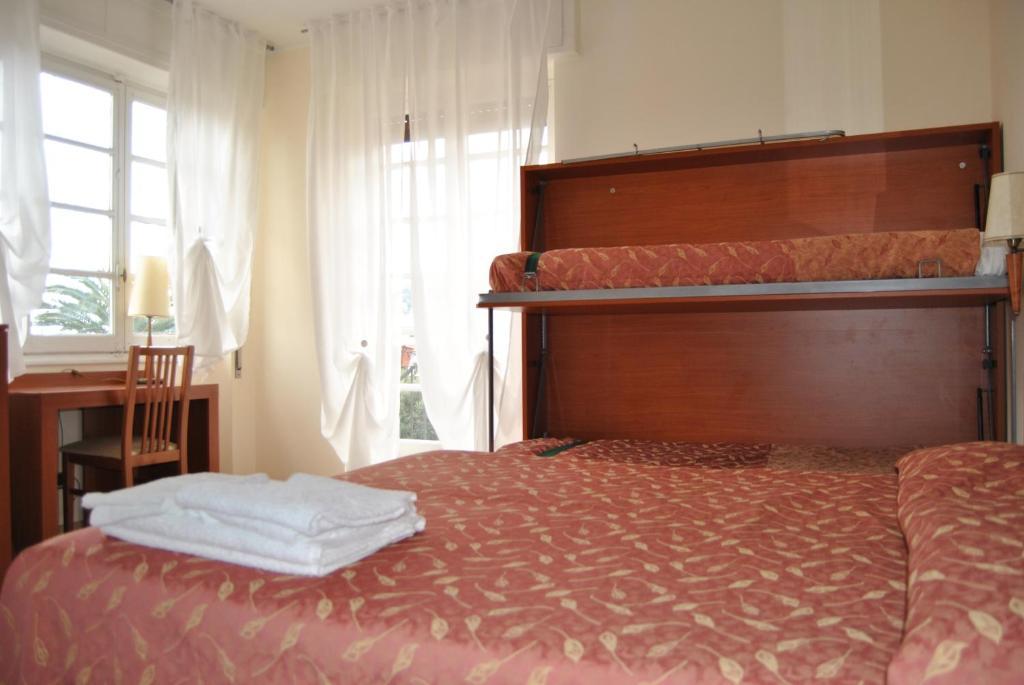 Hotel Mimosa Spotorno Szoba fotó