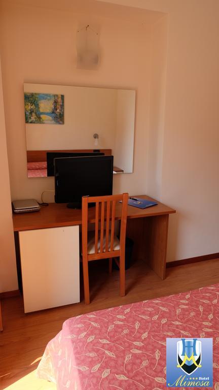 Hotel Mimosa Spotorno Kültér fotó