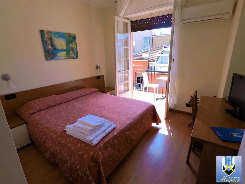 Hotel Mimosa Spotorno Kültér fotó