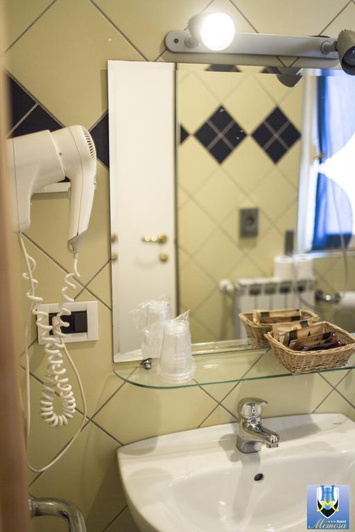 Hotel Mimosa Spotorno Kültér fotó